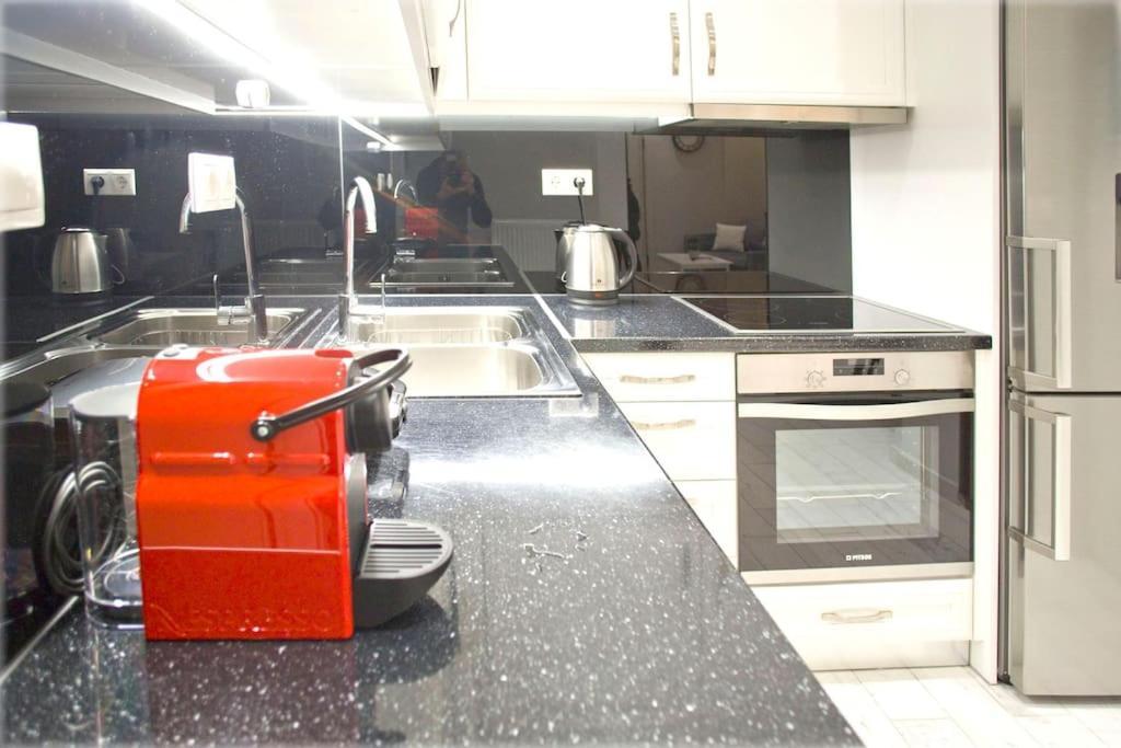 Luxury Apartment In Athens! Экстерьер фото